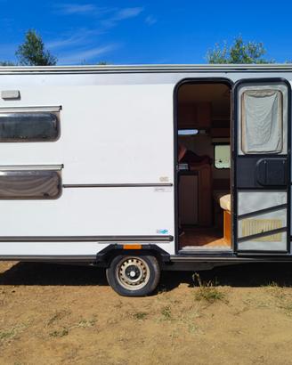 Roulotte caravan LAIKA 44