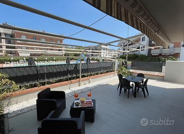 Casa al mare con piscina centralissima