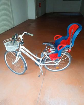 BICICLETTA DONNA CON SEGGIOLINO BAMBINI