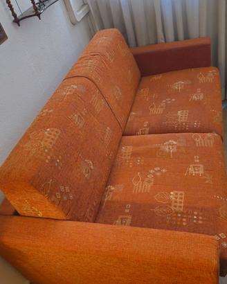 Divano letto in buone condizioni ( quasi regalato