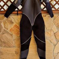 MUTA SUBACQUEA CON CAPPUCCIO E CALZARI (taglia L)