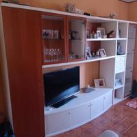 mobile soggiorno. Parete attrezzata  e madia