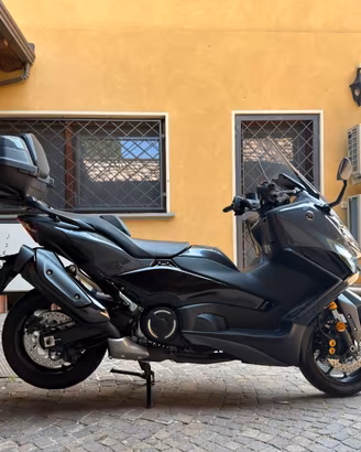 Yamaha T-Max 560 Tech Max 2022 — solo 2.953 km!