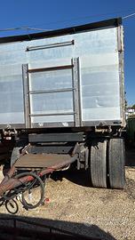 Rimorchio trilaterale