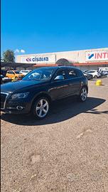 Audi Q5 3.0 tdi S line 239 cv 
