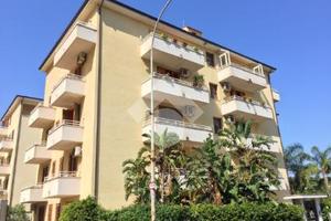 4 LOCALI A CAPACI