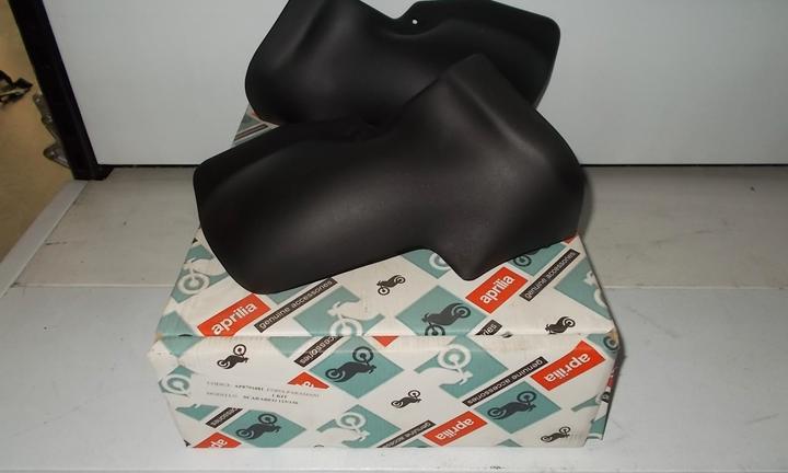 Coppia paramani Scarabeo 125