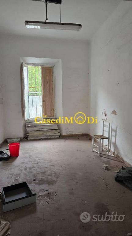 Immobile di 800 m² a Livorno - Vista 6
