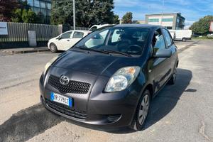 Toyota Yaris 1.0 5 porte