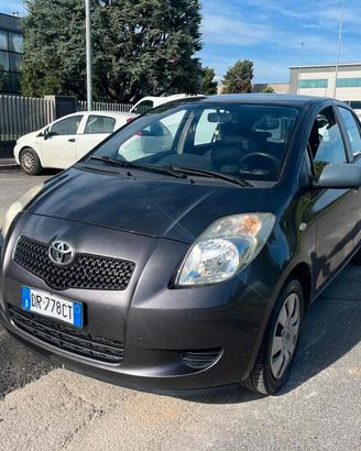 Toyota Yaris 1.0 5 porte