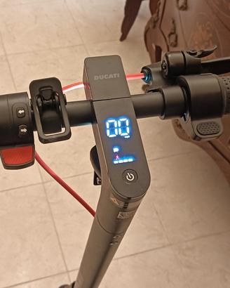 monopattino elettrico Ducati 