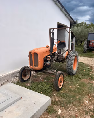 Trattore  fiat 18R la piccola