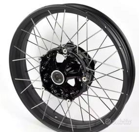 Gs 1300 cerchi a raggi