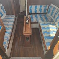 Imbarcazione da diporto a vela con motore ausilia