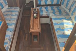 Imbarcazione da diporto a vela con motore ausilia