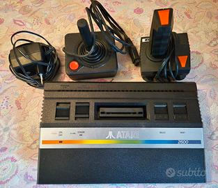 ATARI 2600 PIU ACCESSORI E GIOCHI