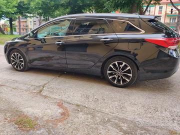 Hyundai i40  1.7 CRDI