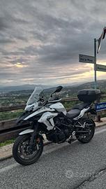 Benelli TRK 502  ( guidabile con A2)