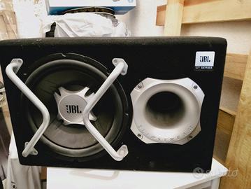 subwoofer JBL