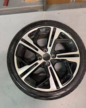 Cerchio e gomma Peugeot 208 gti