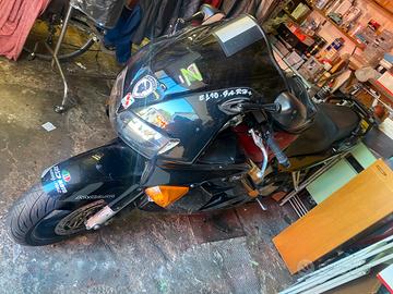 HONDA VFR 800 anno 1999 marciante