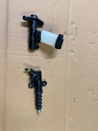 Pompa frizione Mazda X2.