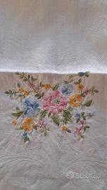 Set di asciugamani vintage con ricami 