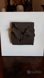 Pannello in terracotta firmato futurista