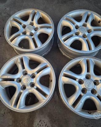 Cerchi In Lega Da 16" Per Kia Sportage 2006