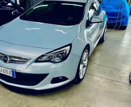 Opel astra gtc cosmo S
