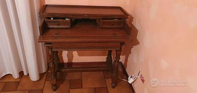 scrittoio in arte povera 