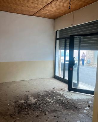 Locale commerciale mq.70