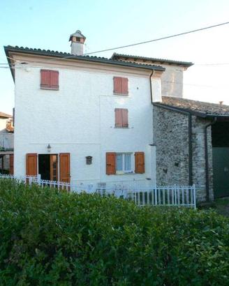 Villa di 90 m² con 3 locali a Zavattarello