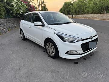 Hyundai i20 Active 1.2 84cv 2017 - 80.000km