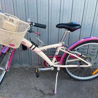 Bicicletta colore rosa da bambina 8 - 12 anni