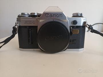 Fotocamera CANON AE1 + Zooms +Flash + Valigetta 
