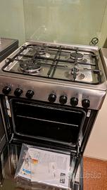 Hotpoint cucina  con piano 4 fuochi a gas