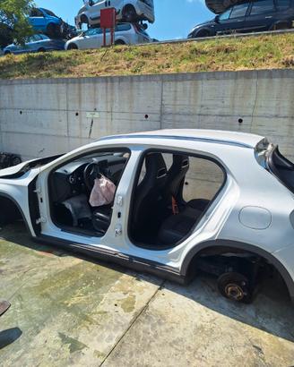 MERCEDES GLA 200 CDI 2014 2.1 ,ricambi