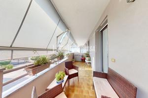 QUADRILOCALE CON TERRAZZO IN PICCOLO CONTESTO!!!