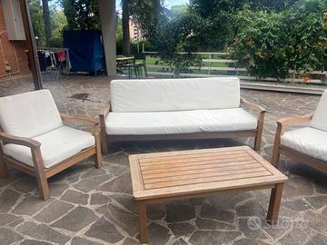 Divano e due poltrone