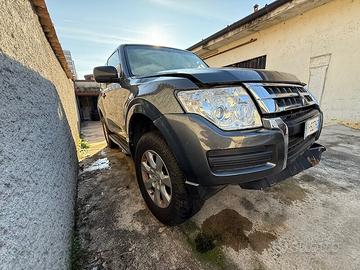 Mitsubishi Pajero 3.2 INCIDENTATO ANNO 2018