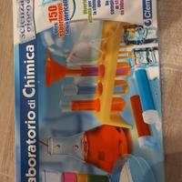laboratorio piccolo chimico