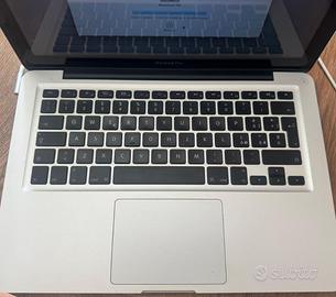 Apple MacBook Pro 13” A1278 con SSD + alimentatore