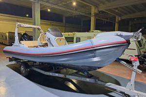 Gommone Mik700 + Suzuki 200 + Suzuki 20 + Carrello