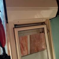 Finestra in alluminio bianco 