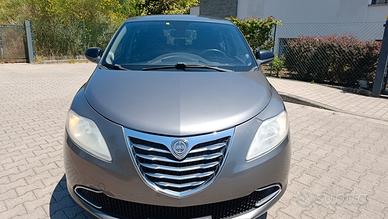 Lancia Ypsilon 1.2 69 CV 5 porte S&S Gold