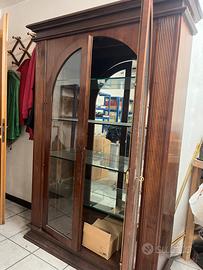 Elegante vetrinetta in legno pregiato