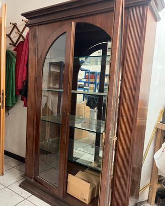 Elegante vetrinetta in legno pregiato