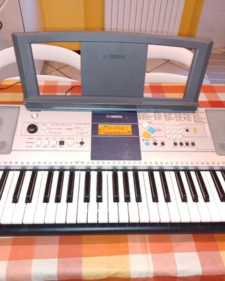 Tastiera Yamaha YPT 320