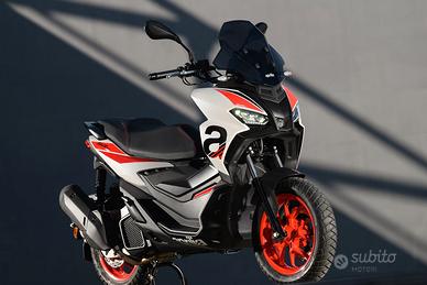 Aprilia SR GT 200